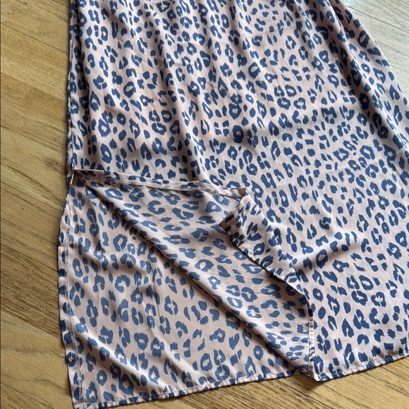 Gilli Leopard midi Dress - Picture 9 of 11